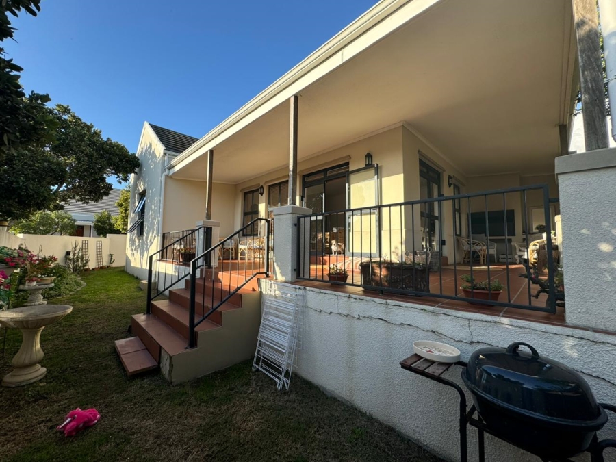To Let 3 Bedroom Property for Rent in Royal Ascot Western Cape